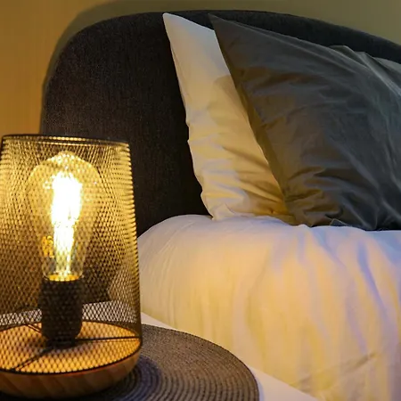 Spacious & Quietly Located 2bd Penthouse With Large Terrace & Distant Sea Views Apartment *