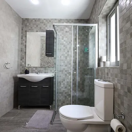 Apartamento Spacious & Quietly Located 2bd Penthouse With Large Terrace & Distant Sea Views St. Paul's Bay