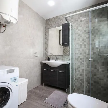 Spacious & Quietly Located 2bd Penthouse With Large Terrace & Distant Sea Views Appartamento St. Paul's Bay
