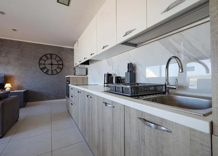 Spacious & Quietly Located 2bd Penthouse With Large Terrace & Distant Sea Views Apartment St. Paul's Bay