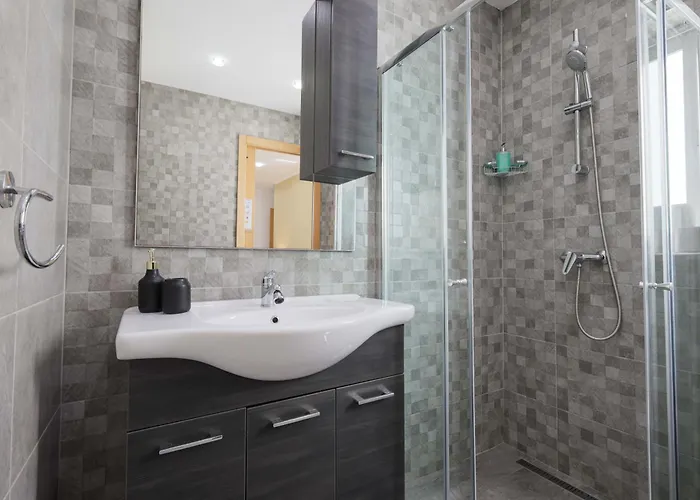 Spacious & Quietly Located 2bd Penthouse With Large Terrace & Distant Sea Views