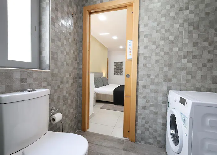 Apartment Spacious & Quietly Located 2bd Penthouse With Large Terrace & Distant Sea Views