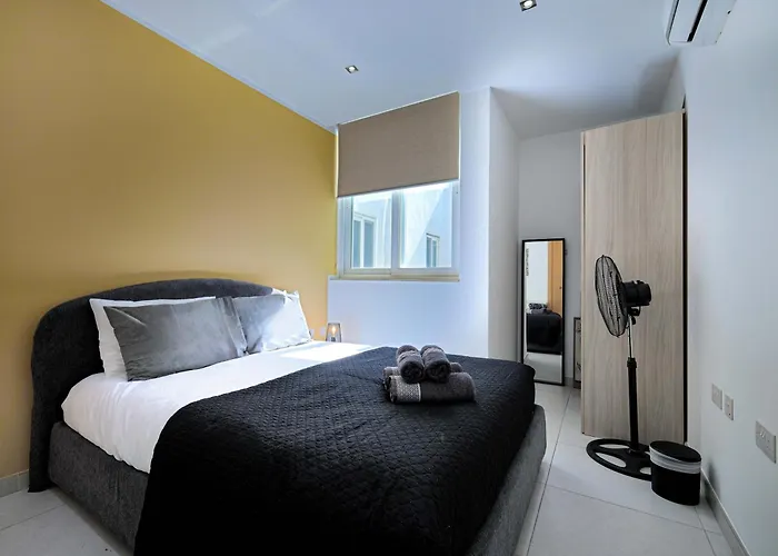 Apartment Spacious & Quietly Located 2bd Penthouse With Large Terrace & Distant Sea Views St. Paul's Bay