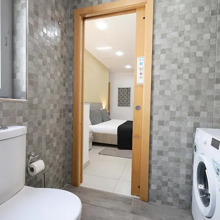 Apartment Spacious & Quietly Located 2bd Penthouse With Large Terrace & Distant Sea Views